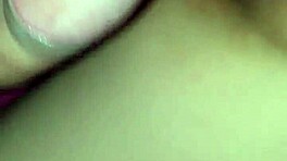 夫妻分享激烈卧室时刻