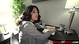 Сводная сестра дарит сводному брату свою киску перед уходом - Gabriela Lopez 😈