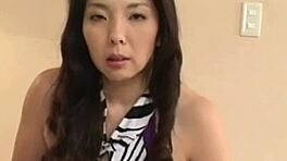 ほら、この日本のミルフがバイブで弄ばれてるよ