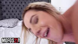 Malá dospelá 18+ cíti intenzívne potešenie z veľkého vtáka, čo juje. Srdce mi bije pri každom náraze na Mofos21!