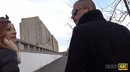 يا رجل، غلطت ونكتها مقابل فلوس أمام رجلها!