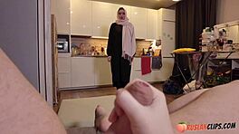Горячая хиджабная горничная Вика Лита трахается от первертного босса