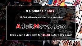 Me follaron a doble penetración a la universitaria de tetas grandes en un salvaje gangbang universitario