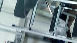 สาวน้อยสลัดแม่บ้านบาร์บี้ ซินส์ โดนเย็ดก้นด้วยควยดำใหญ่ในมุมมอง 4K