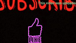 टिनी स्टीपडॉटर स्टीपडैड के 12-इंच मॉन्स्टर कॉक से स्ट्रगल करती है, जोर से चिल्लाती है