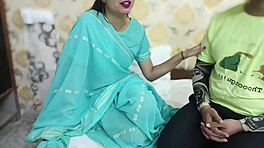 देसिसाराभाभी को इंटेंस प्लेजर मिलता है जब स्टेपमॉम सरदारनी मॉन्स्टर लंड पर फ्रेंडशिप डे पर