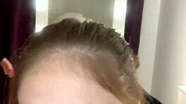 Две горячие русские шлюшки трахаются перед камерой, смотри на эти сочные сиськи