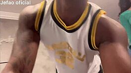 Andry Silva taquine Jefao avec plus qu'un massage
