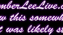 Ehi Kimber Lee, come si sente quel dildo mentre lo cavalchi nella tutina fino a venire?