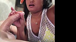 我可以在你的鸡巴上试哪种味道来吞精？