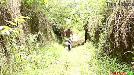 ตาแก่ปรากฏตัวและเย็ดบีบีดับตาบอดหลงทางในป่า