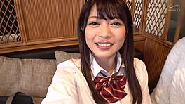 彼氏のチンポに不満だから激しいPOVセックスで浮気、小さな18+おっぱを見せながら激しく騎乗