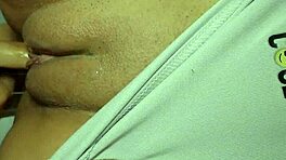 哥们捡到火辣墨西哥大屁股妹子狂灌精液进小穴你懂的