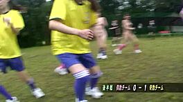 เอ่อ หญิงญี่ปุ่นเซ็กซี่ดูดควยใหญ่ข้างสระ