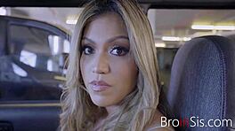 Teen panna jazdi na kokote divoko, aby si vyčistila myseľ