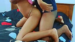 Sabah Amatör Çift Suluboya Hint Seksini Keşfeder, Yakın Çekim Büyük Am ve Kıç Orgazmı