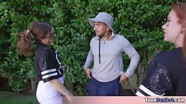 يا إلهي، لا أستطيع حتى… اثنتان من الأخوات الخطوات الجائعات يأخذان رجلاً محظوظاً! محاولة تعليم الرياضة أصبحت جامحة بسرعة، تعرف!