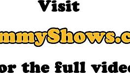 ميلف بثدي مزيف تلحس كس بشكل مذهل في جلوس ليزبي على الوجه