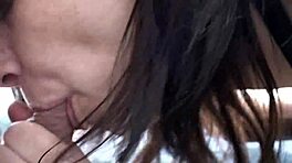 Io e il mio amico ci siamo scatenati con una puttana che urlava felice nei boschi.