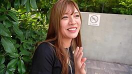 ワオ! 熱い大学女子アユ、お金のためにファック!