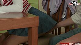 Anal en cuisine avec une fille mince parfaite, tellement chaude ! 🔥