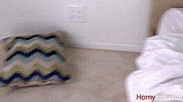 Vau, polubrat ne primećuje kako ga Charity Crawford jaše žestoko!