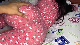 Ωχ άνθρωπέ μου, ο πατριός μου έσπασε τον σφιχτό μου κώλο για πρώτη φορά