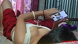 अरे, नई-नई शादी हुई बीवी का पहला बेडरूम ब्लोजॉब वीडियो देखा! बहुत गरम है यार।