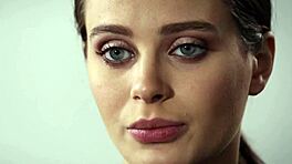 Не могу да престанем да јашем овај табу велики курац са страшћу