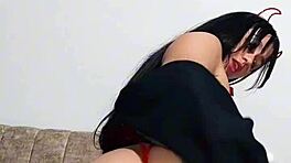 यंग लेस्बियन खुद को फिंगर करके इंटेंस ऑर्गेज्म तक पहुंचाती है