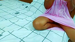 Aku panggil pacar temen aku buat main solo kotor.