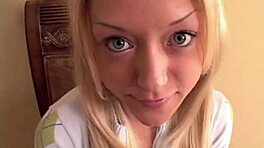 Hé, kijk naar tiener Lil Lexy die kleine 18+ tieten en poes hard berijdt