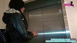 Брутален анален опит се проваля болезнено за огромен немски тийн пик