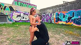 קטנטנה מונקיטה אנפאדאדה לוקחת זין ענק