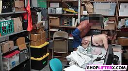 偷东西18岁少女办公室后室被大屌狂干到高潮