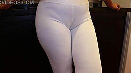 Uh juliacarioca, twój filmik z białymi legginsami jest taki gorący, cholera!