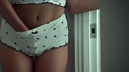 Penelope Woods dan Gia Dibella Mainan Anal dengan Toys