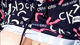 Hej, jag väntar sexig i min lägenhet på min mans chef för att knulla honom för en jobbbonus