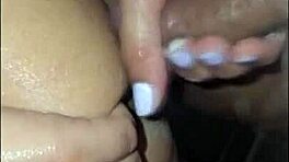 성숙한 여자가 화장실로 불러 스쿼팅