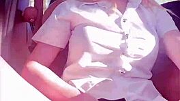 Cantik Thailand Melepas Pakaian Telanjang untuk Creampie Outdoor