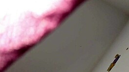 수학 수업 후 젊은 학생 젖은 블로우잡 받아