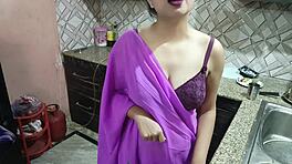 Stepmom India Desi Kasih Kejutan Vivek dengan Creampie Dapur.