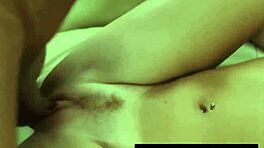 ティーン・ライリー・スターが筋肉質のマルコ・ドゥカティを誘惑してタブーセックス