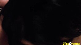 جيزوراما فتاة لاتينية ساخنة تُنيك وتُنيك في الوجه