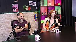 เรห์ ควีน และ เคเอสโทร ดำน้ำลงในปาร์ตี้สวิงกับทิฟานี่ โรชา ในชุดชั้นในแดงบาง มิกซ์ร้อนแรงแก่และหนุ่มสาวตอนที่ 1