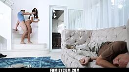 Kakak Tiri Ngebor Adik Tiri Latina Saat Ayah Tiri Tidur - FamilyCum