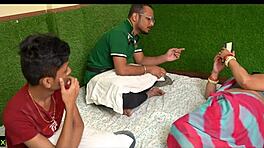 Stepmom India Gabung Teen 18+ untuk Threesome Liar