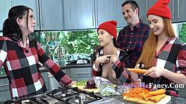 Празничният сезон стана див с фамилно фрийюз забавление с Serena Hill и Violet Spice, знаеш ли!