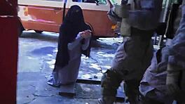 Afganistan'da vahşi anal eylem için Arap taksi buldum.