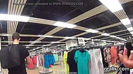 Fantastisk tjekkisk teenager 18+ drillet i indkøbscenter og naglet i POV stil. Hun elskede hvert sekund!